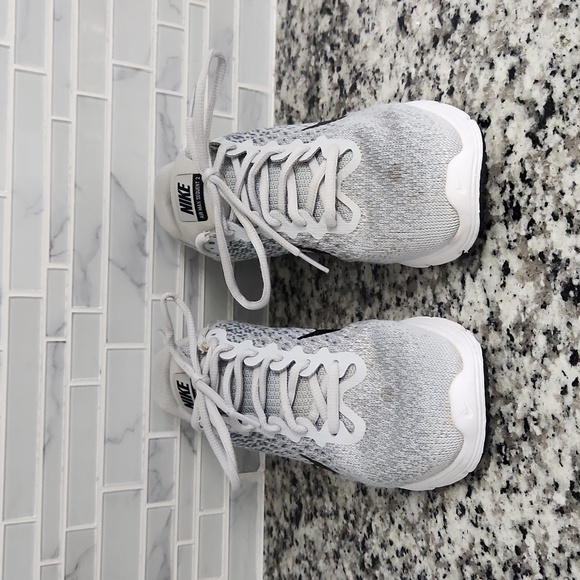 Pure Platinum Gray Nike Air Max Sequent 2 Running Shoes  7.5 sneakers 852465-001 - Picture 2 of 7